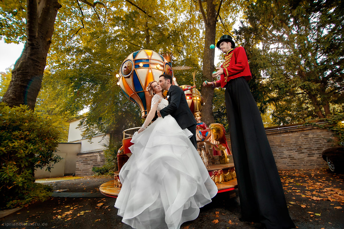 Amazing Circus Wedding in Villa Bonn in Frankfurt am Main