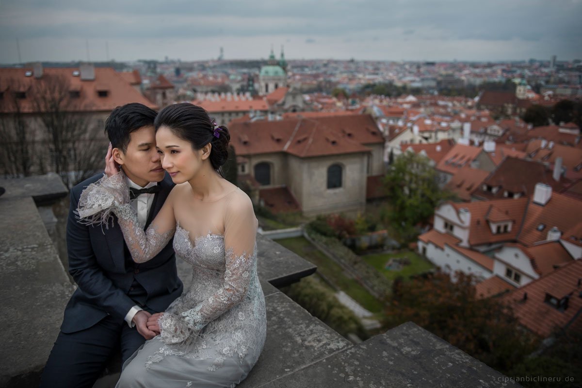 Pre wedding in Prague in a rainy November day