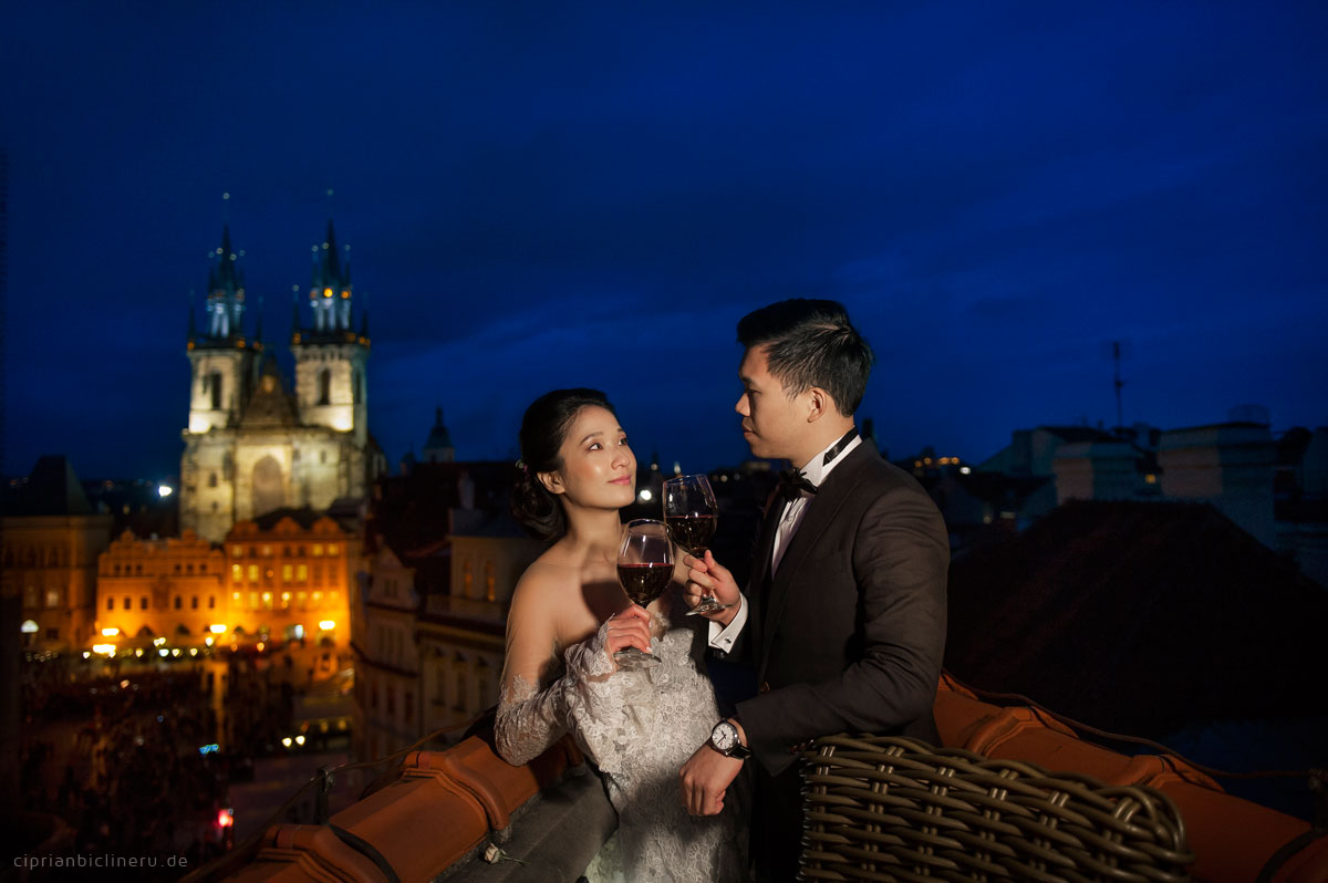 Pre wedding in Prague in a rainy November day