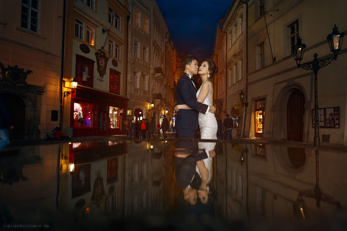 Pre wedding in Prague in a rainy November day 16