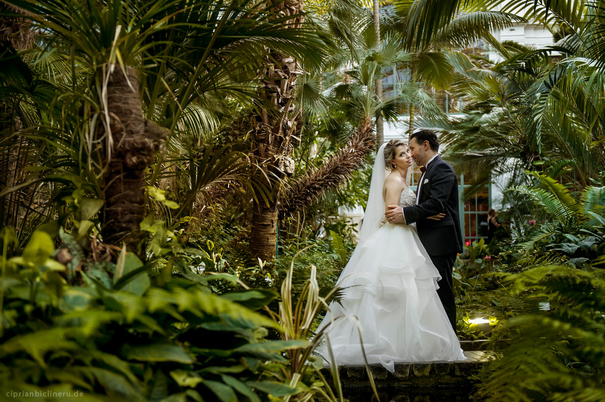 Brautpaarshooting in Palmgarten in Frankfurt am main von Hochzeitsfotograf Frankfurt