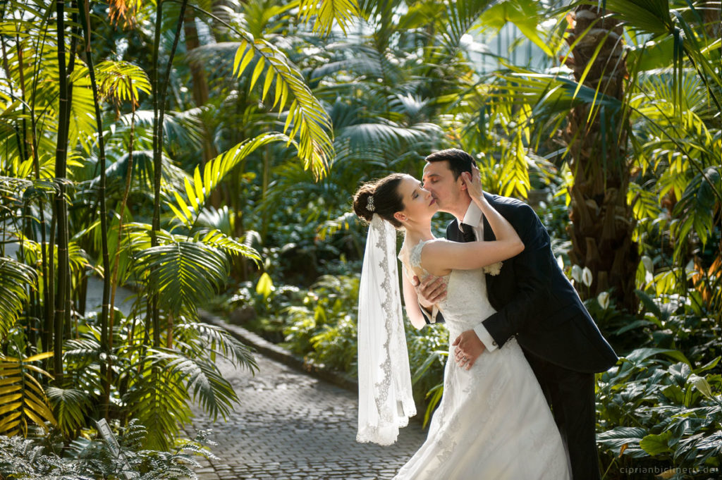 Brautpaar Fotoshooting in Palmengarten Frankfurt